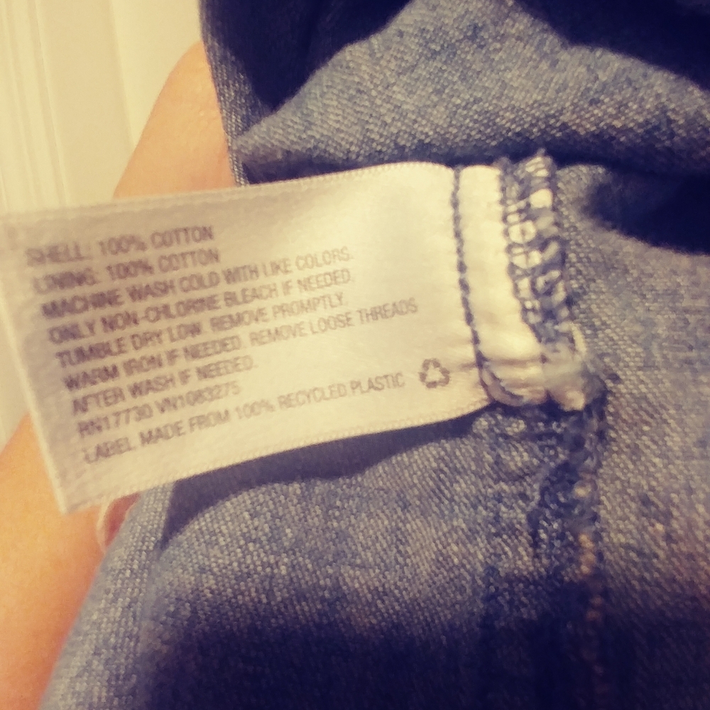 Denim button down long sleeve top. - Picture 6 of 6